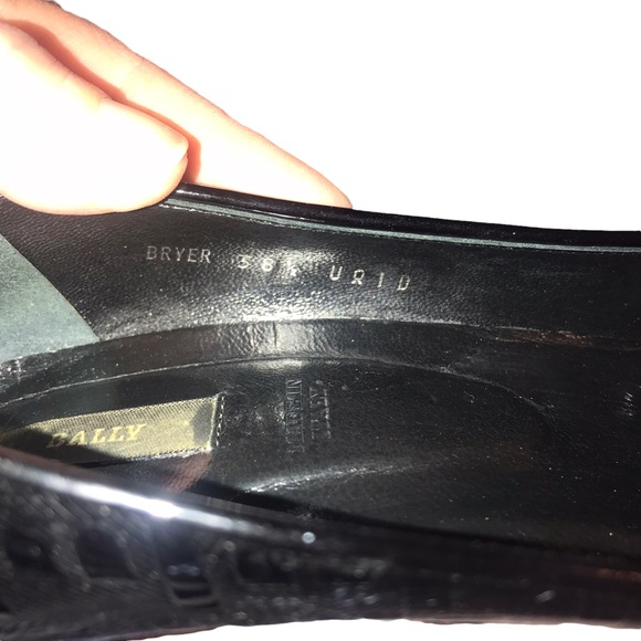 Bally Patent Leather Black Pumps Heels Embossed B all Over Gold B Logo Size 8 - Picture 11 of 14